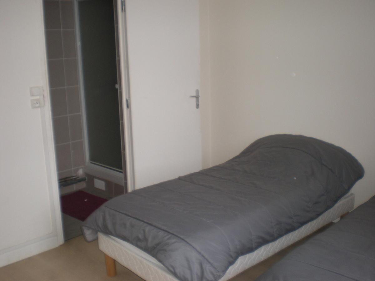 Hotel Dg Mery-sur-Oise Bagian luar foto