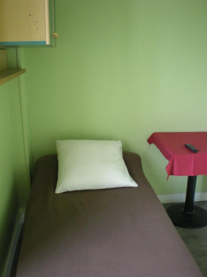 Hotel Dg Mery-sur-Oise Bagian luar foto