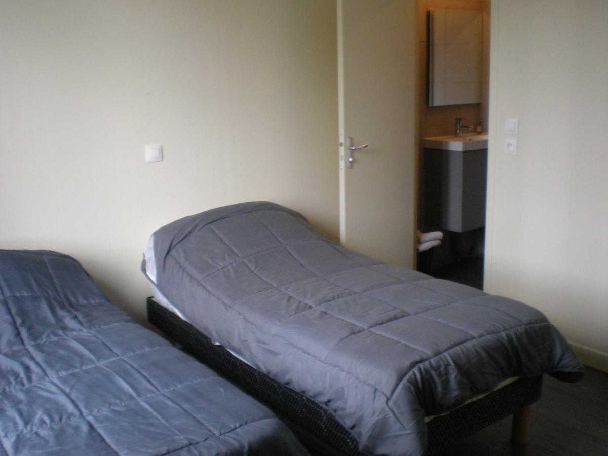 Hotel Dg Mery-sur-Oise Bagian luar foto