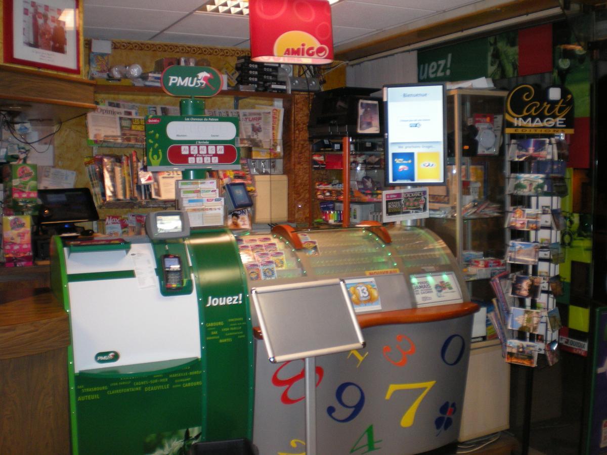 Hotel Dg Mery-sur-Oise Bagian luar foto